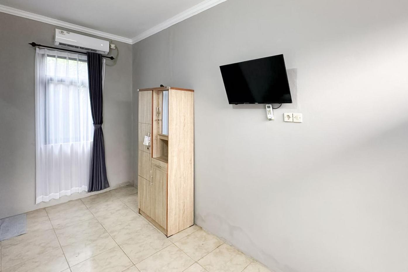 Reddoorz Near Maulana Yusuf Stadium Serang Hotel Екстериор снимка