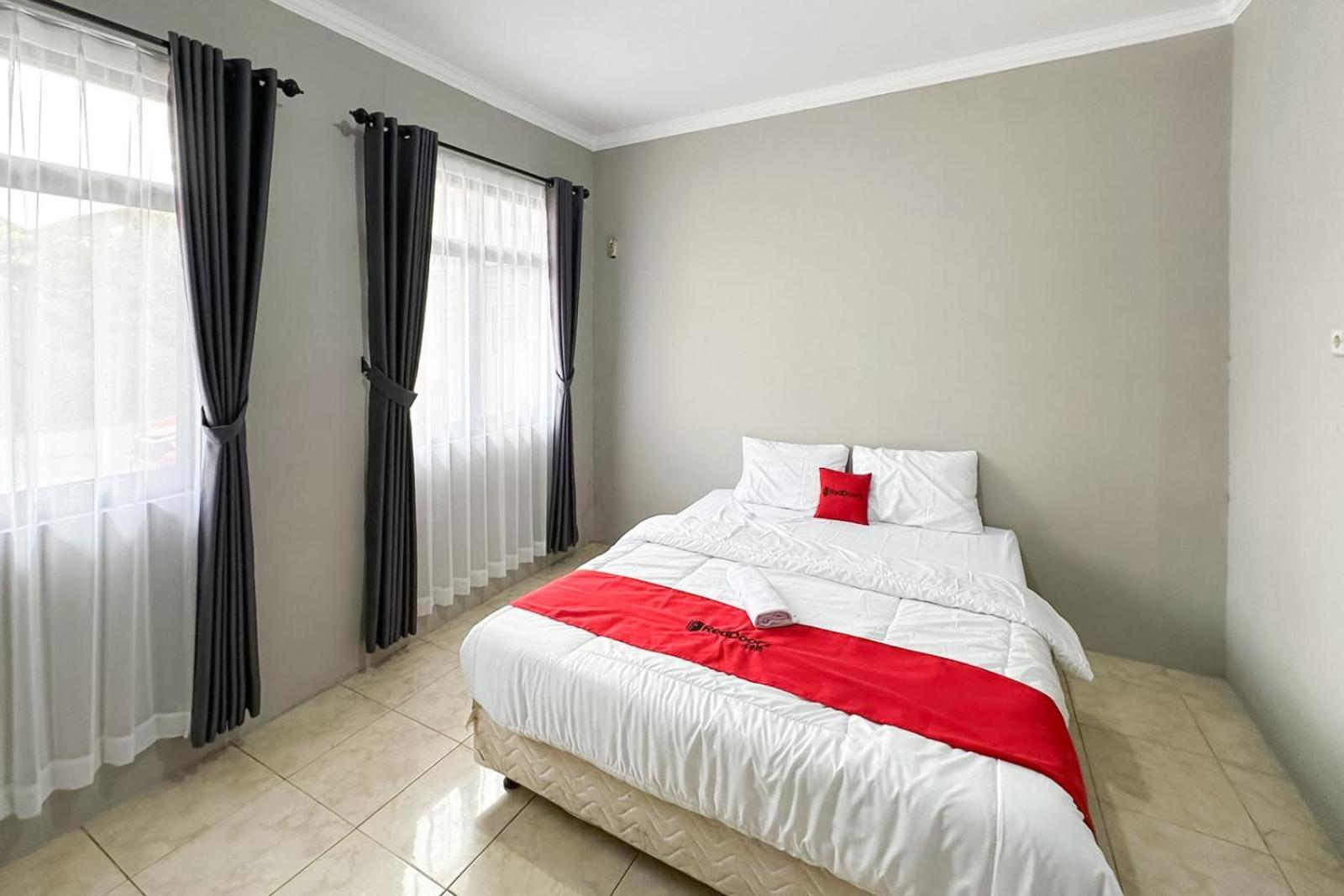 Reddoorz Near Maulana Yusuf Stadium Serang Hotel Екстериор снимка