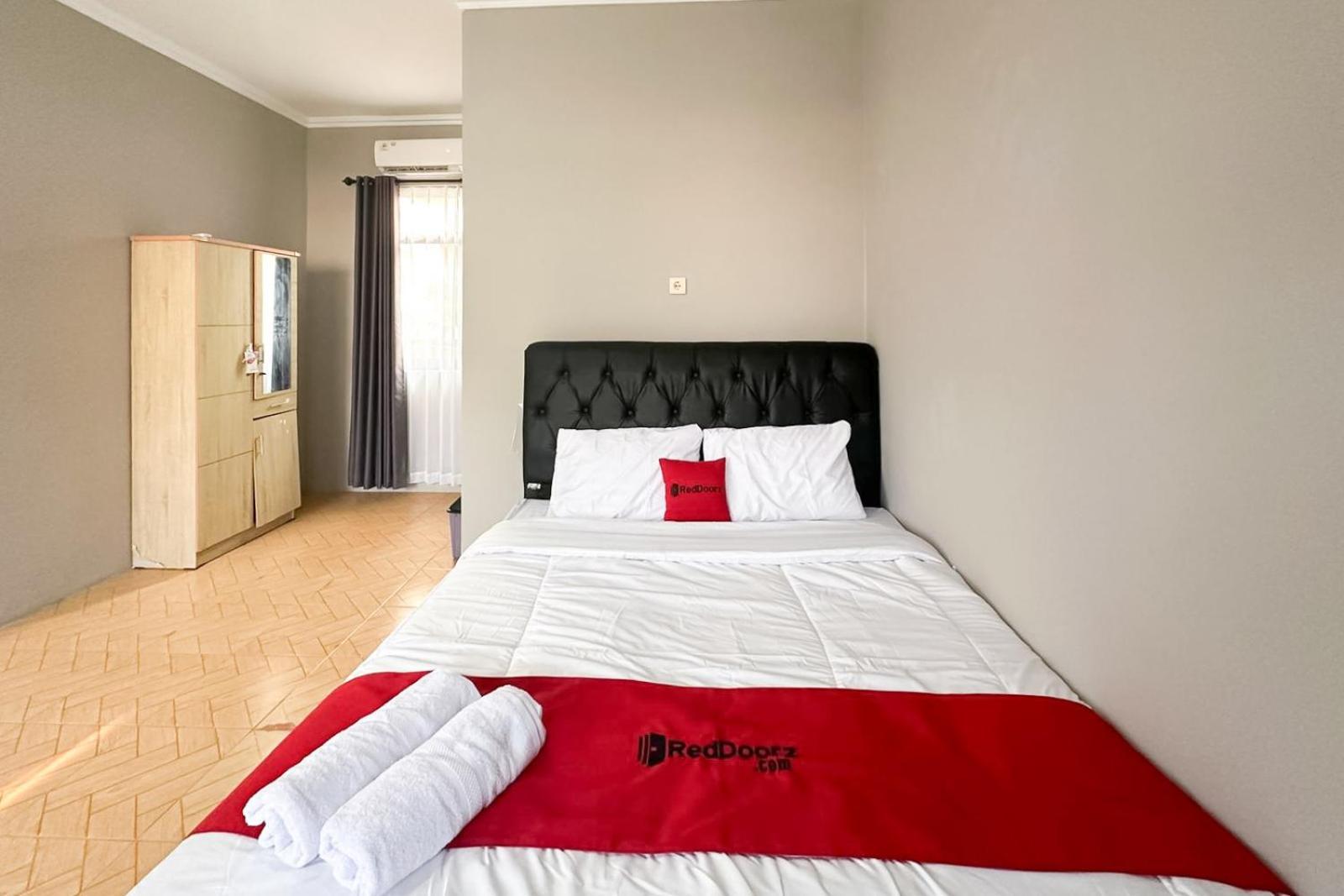 Reddoorz Near Maulana Yusuf Stadium Serang Hotel Екстериор снимка